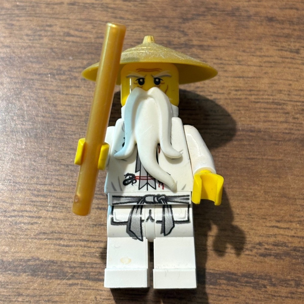 LEGO Ninjago Sensei Wu Minifigure White Kimono Golden Staff njo026 njo064